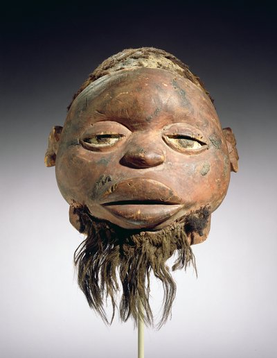 Masque Lipiko, culture Makonde, Mozambique (bois, cheveux, fibre et pigment) - African